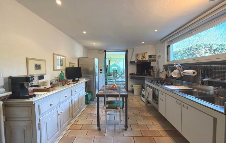 Bifamiliare in vendita a Camaiore