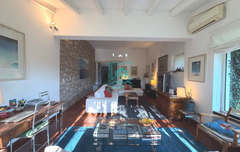 Bifamiliare in vendita a Camaiore