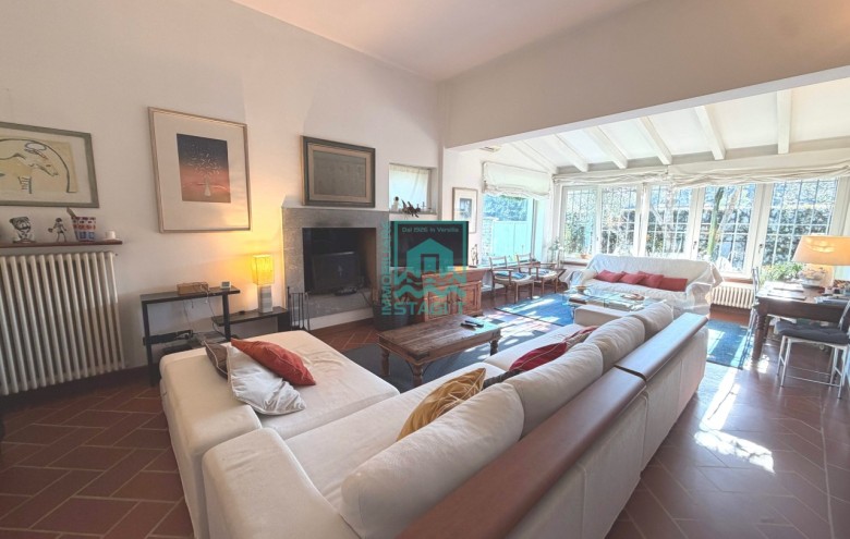 Bifamiliare in vendita a Camaiore