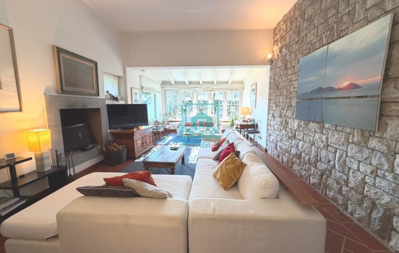 Bifamiliare in vendita a Camaiore