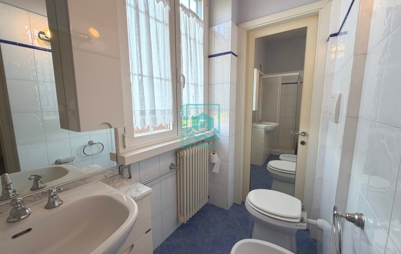 Bifamiliare in vendita a Camaiore