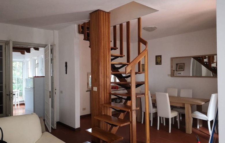 Bifamiliare in affitto a Massa