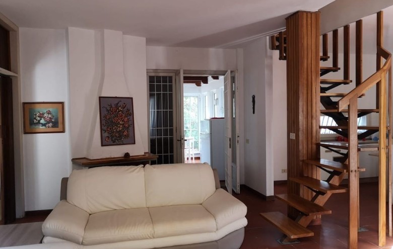 Bifamiliare in affitto a Massa