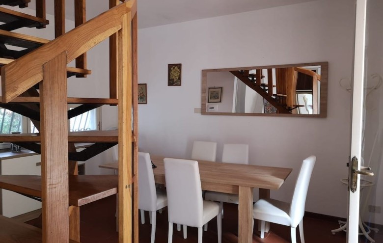 Bifamiliare in affitto a Massa