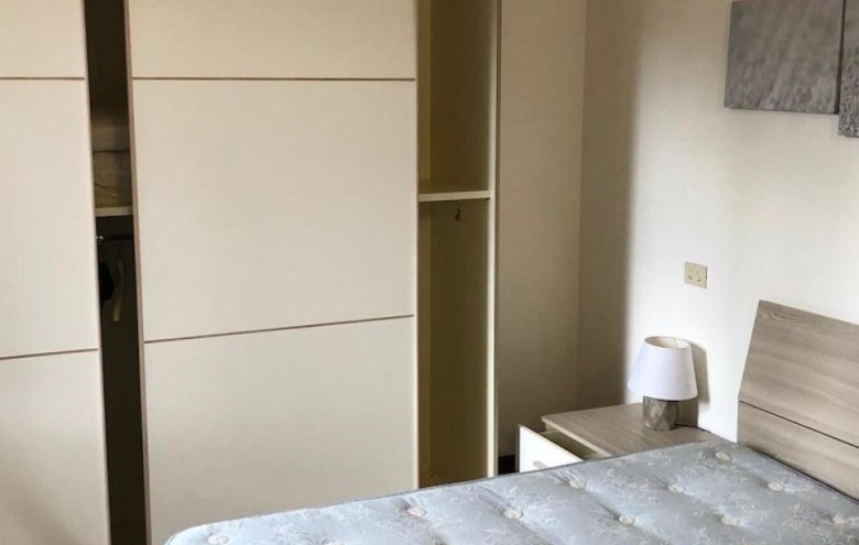 Bifamiliare in affitto a Massa