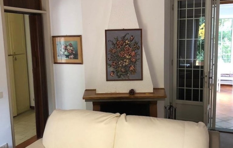 Bifamiliare in affitto a Massa