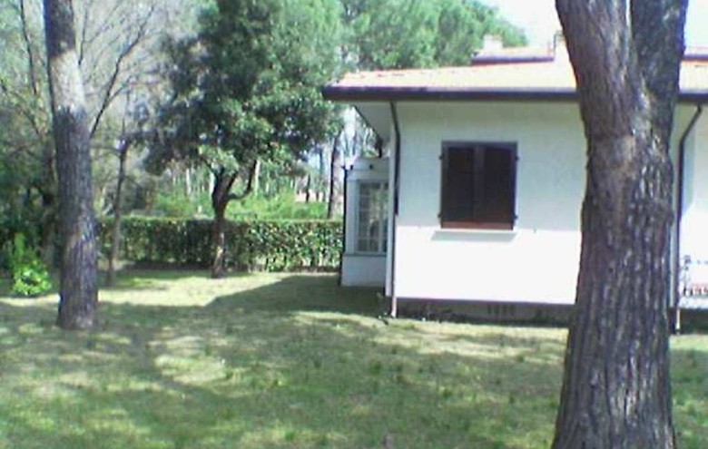 Bifamiliare in affitto a Massa