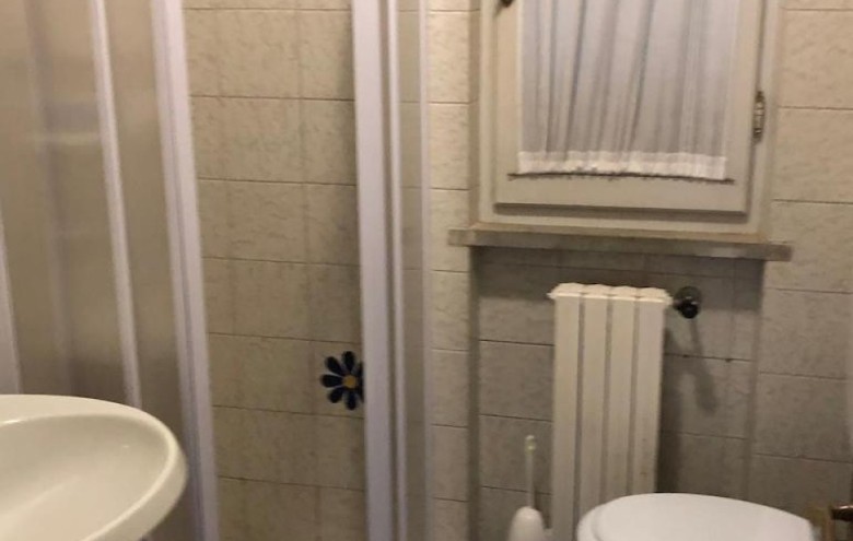 Bifamiliare in affitto a Massa