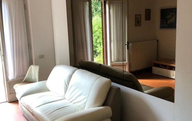 Bifamiliare in affitto a Massa