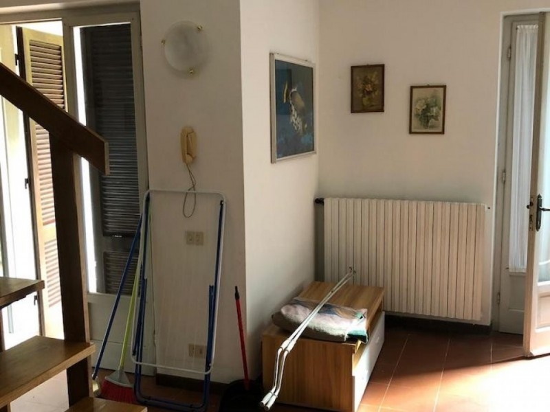 Bifamiliare in affitto a Massa