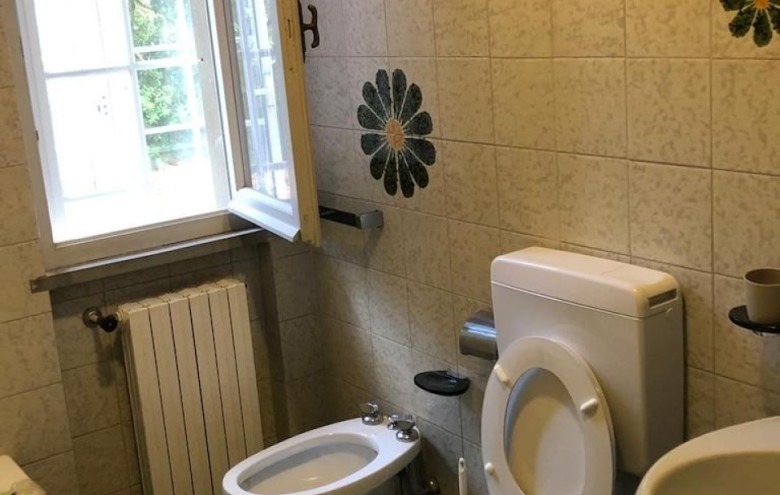 Bifamiliare in affitto a Massa