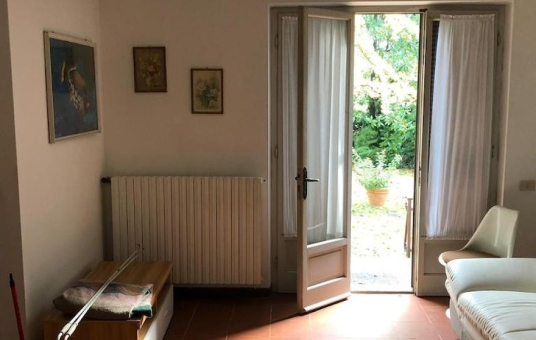 Bifamiliare in affitto a Massa