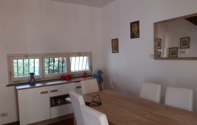 Bifamiliare in affitto a Massa