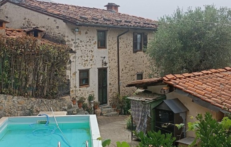 Rustico in vendita a Camaiore