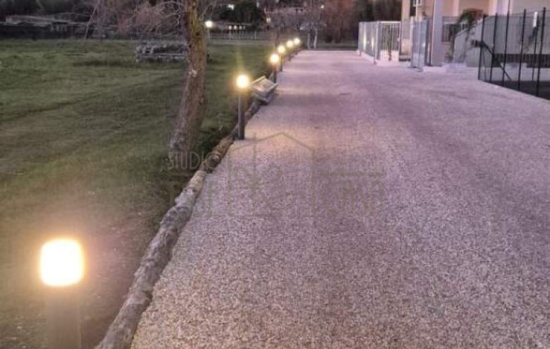 Bifamiliare in vendita a Camaiore