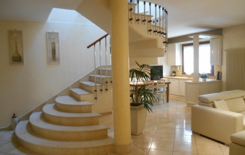Villa singola in vendita a Viareggio
