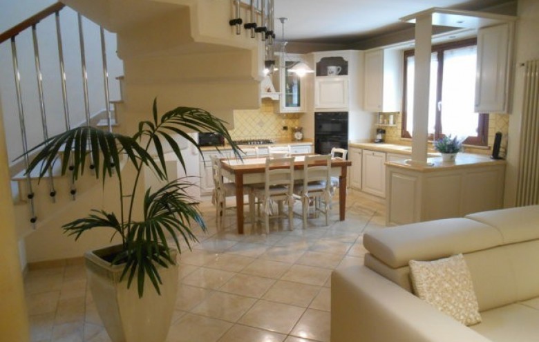 Villa singola in vendita a Viareggio