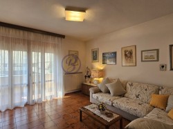 viareggio-ampia-villetta-a-schiera-ad-angolo
