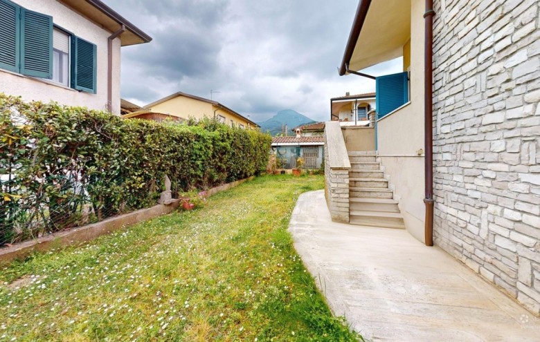 Villa singola in vendita a Camaiore