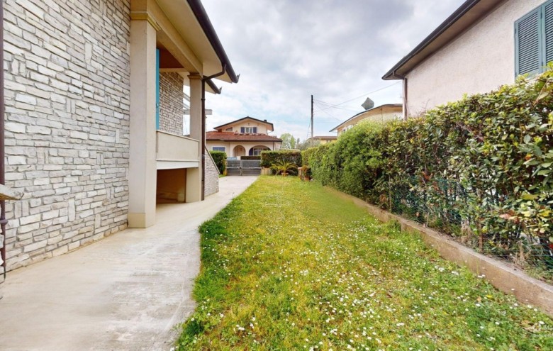 Villa singola in vendita a Camaiore