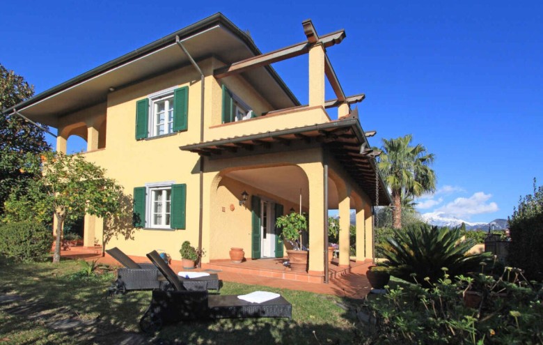 Villa singola in affitto a Forte dei Marmi