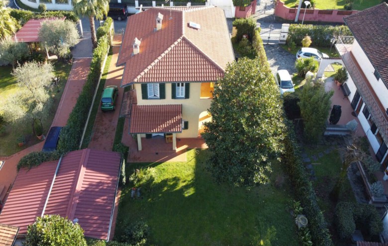 Villa singola in affitto a Forte dei Marmi