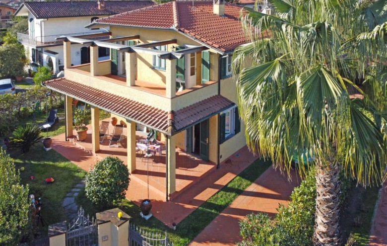 Villa singola in affitto a Forte dei Marmi