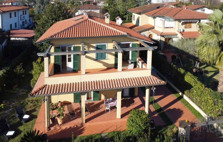 Villa singola in affitto a Forte dei Marmi