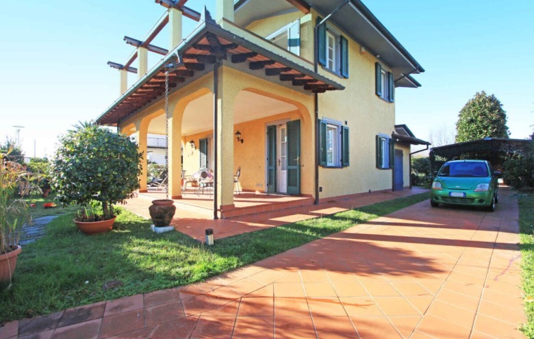 Villa singola in affitto a Forte dei Marmi
