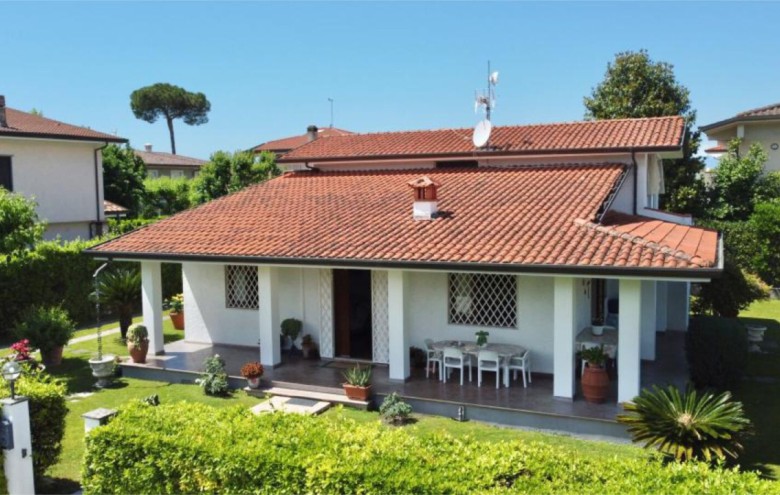 Villa singola in affitto a Forte dei Marmi