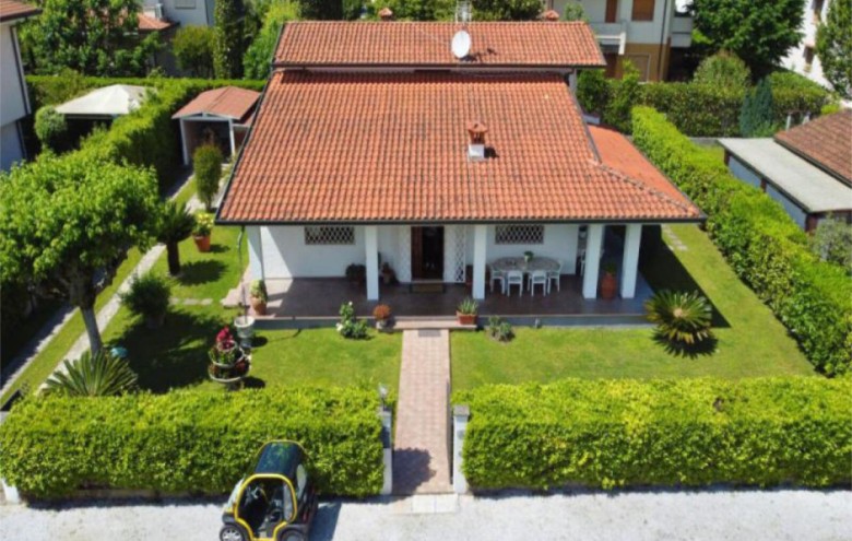 Villa singola in affitto a Forte dei Marmi