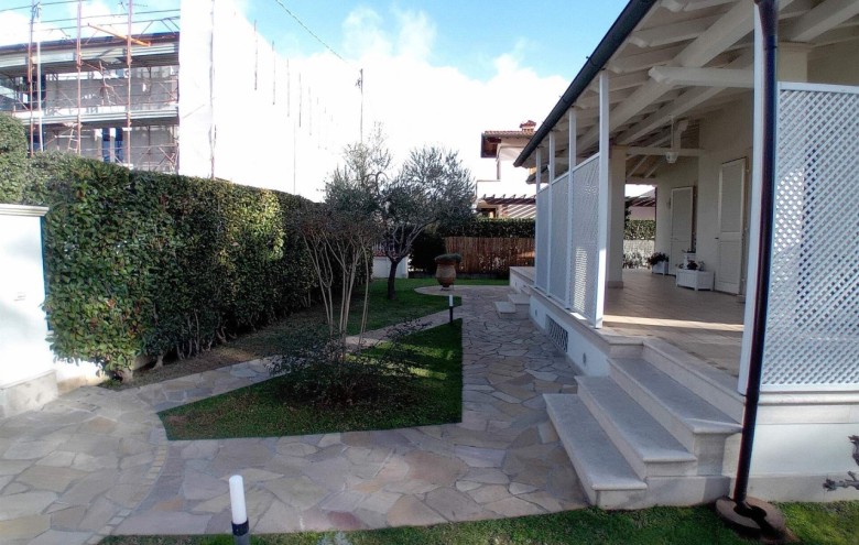 Villa singola in vendita a Pietrasanta