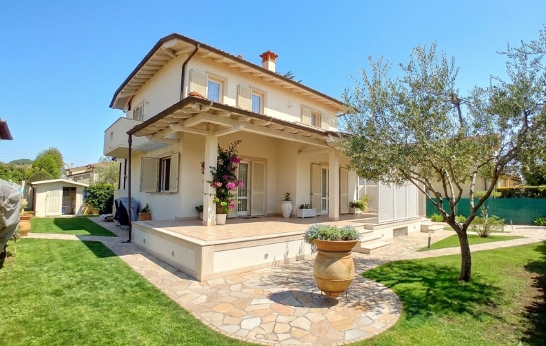 Villa singola in vendita a Pietrasanta