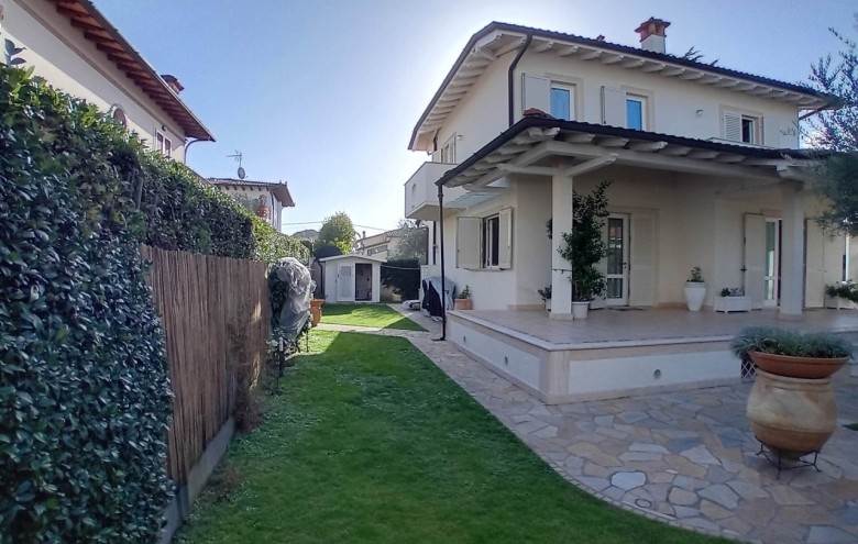 Villa singola in vendita a Pietrasanta