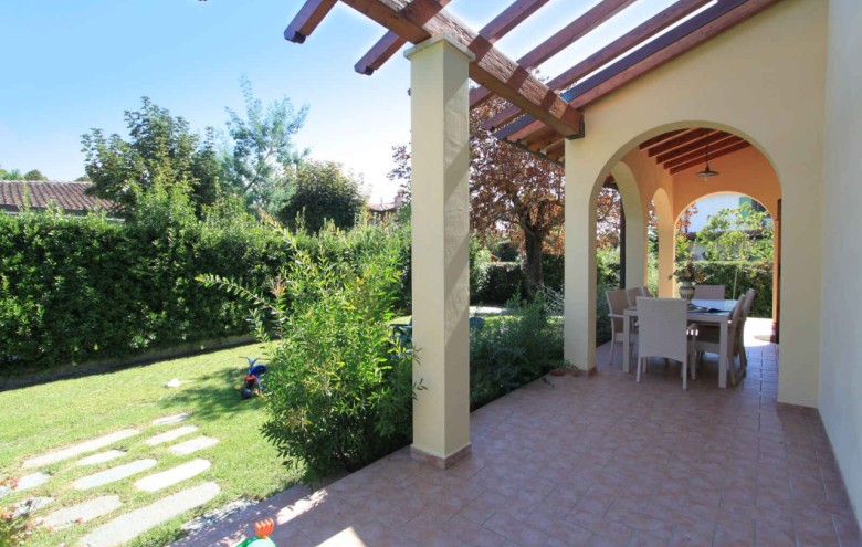 Bifamiliare in affitto a Forte dei Marmi