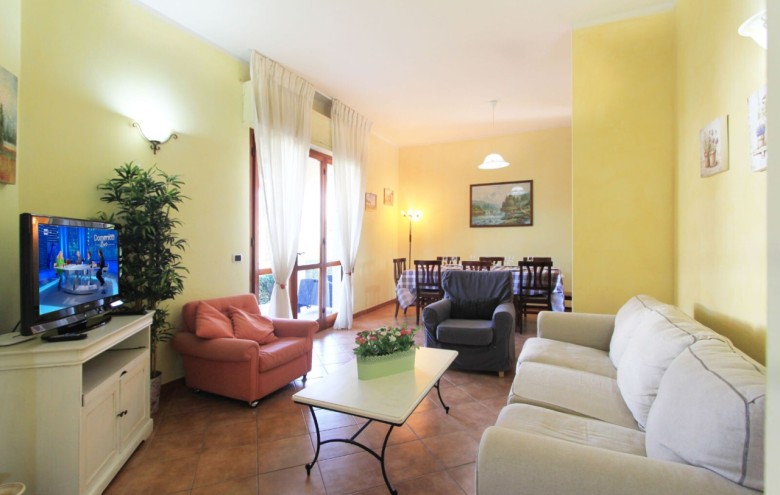 Bifamiliare in affitto a Forte dei Marmi