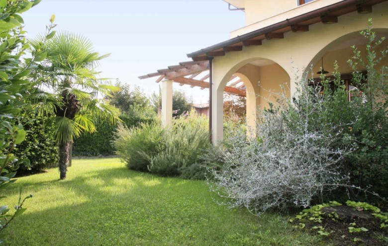 Bifamiliare in affitto a Forte dei Marmi