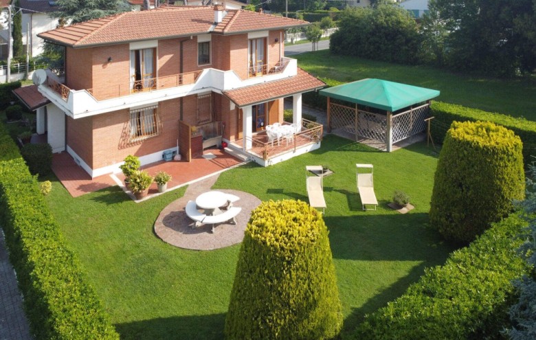 Villa singola in affitto a Forte dei Marmi