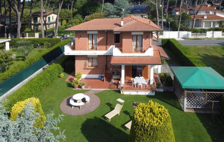 Villa singola in affitto a Forte dei Marmi