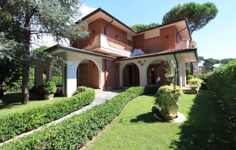 Villa singola in affitto a Forte dei Marmi