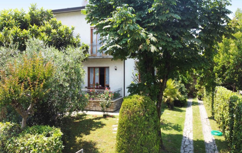 Bifamiliare in affitto a Forte dei Marmi