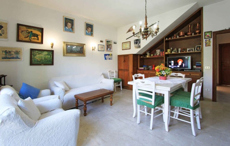 Bifamiliare in affitto a Forte dei Marmi