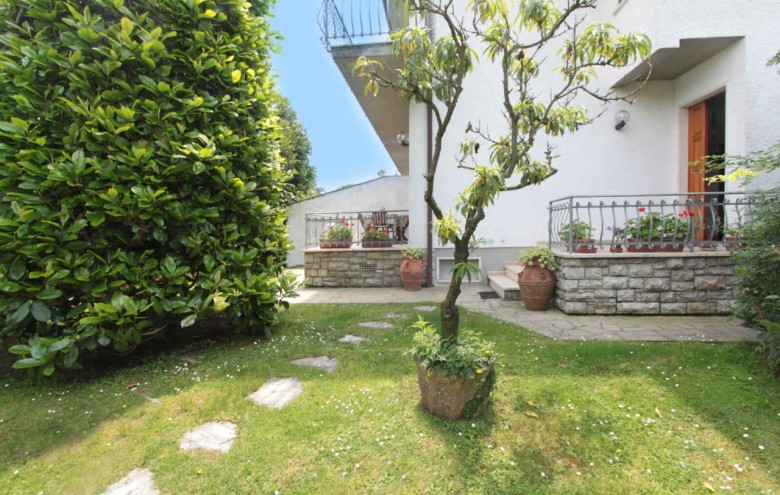 Bifamiliare in affitto a Forte dei Marmi