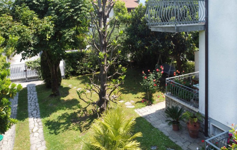 Bifamiliare in affitto a Forte dei Marmi