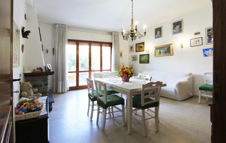 Bifamiliare in affitto a Forte dei Marmi