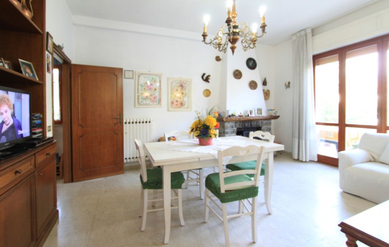 Bifamiliare in affitto a Forte dei Marmi