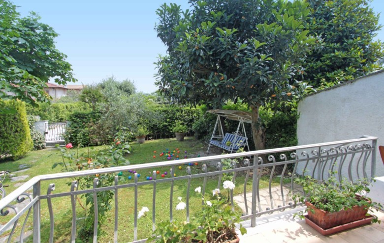 Bifamiliare in affitto a Forte dei Marmi