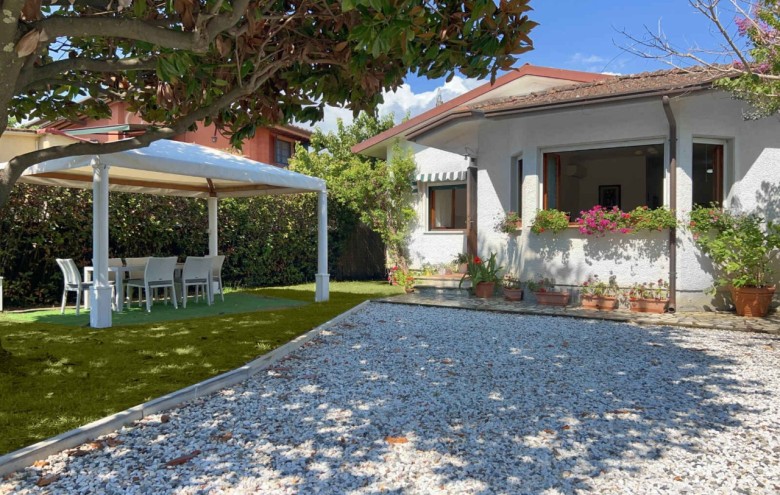 Villa singola in affitto a Forte dei Marmi