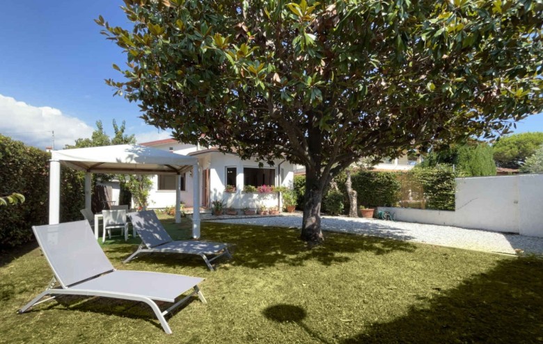 Villa singola in affitto a Forte dei Marmi