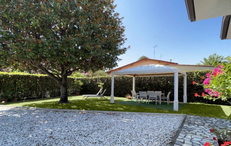 Villa singola in affitto a Forte dei Marmi
